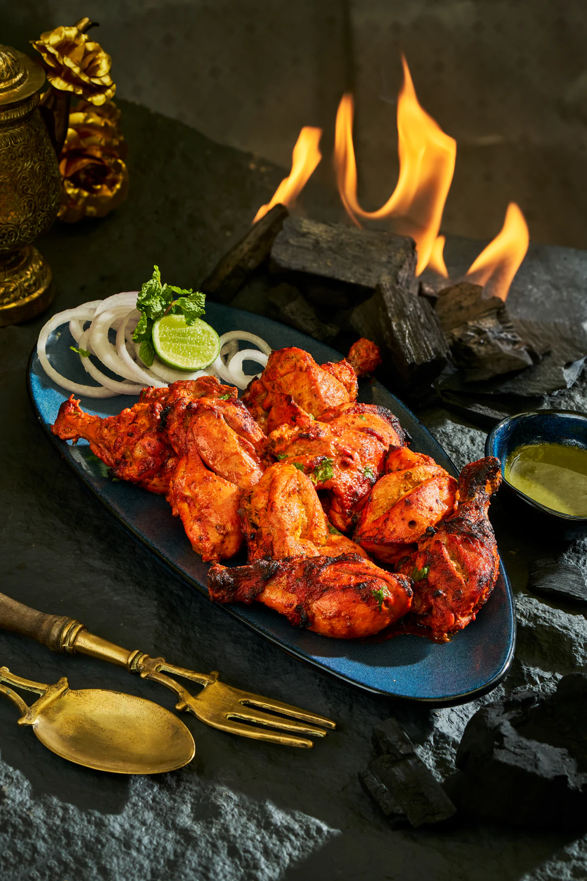 Tandoori chicken served hot